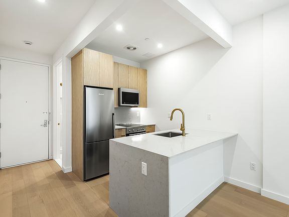 4th image of 285 Kingsland Ave #2B