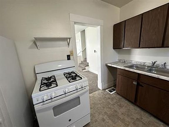 4th image of 806 N Coler Ave
