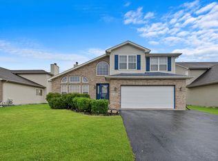 2818 Clearview Dr, Joliet, IL 60436