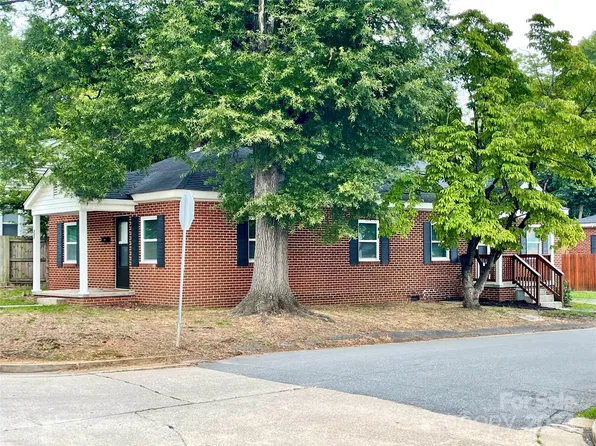 297 Moore Dr NW, Concord, NC 28025