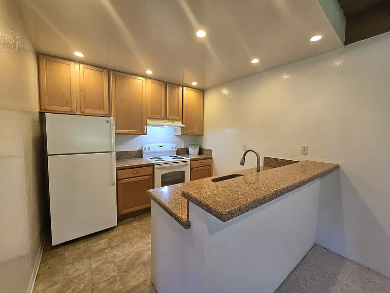 Old County Road Apartments — Photo 26