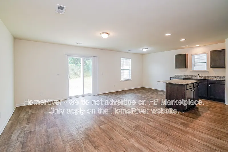 3 bed, 2.5 bath, 1588 sqft, $2,225 — Photo 2