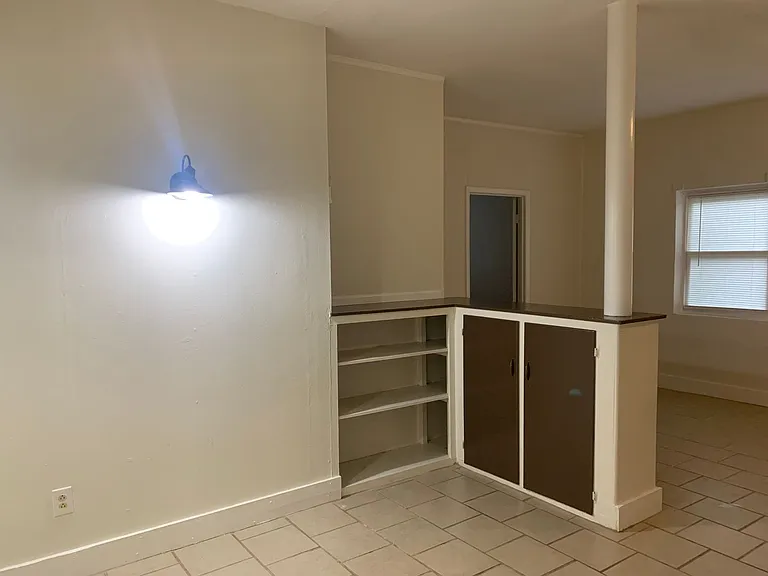 1414 Marguerite Ave — Photo 2