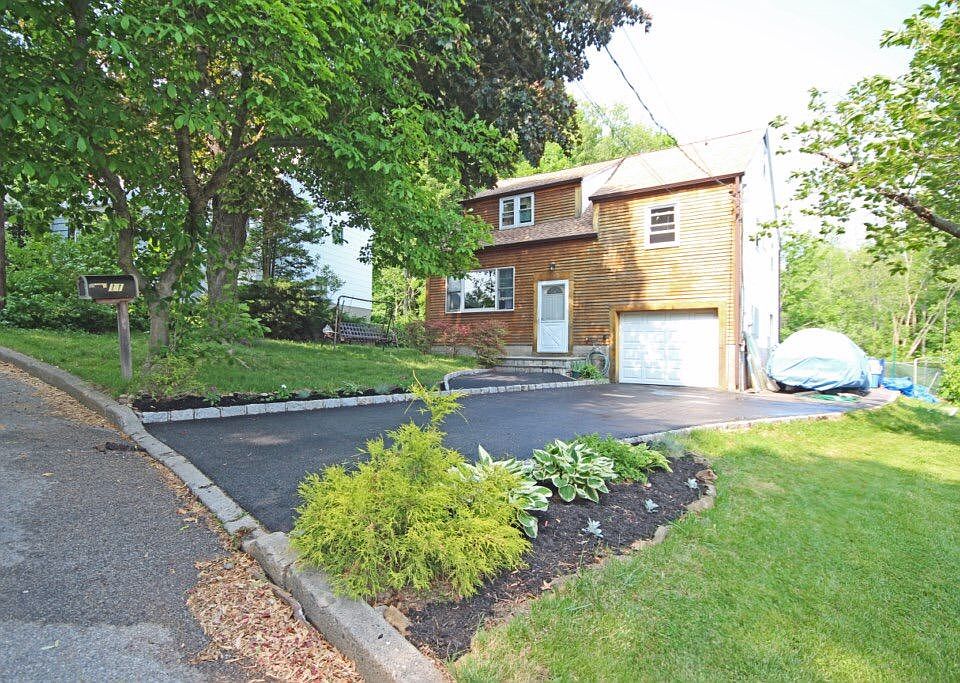 1st image of 11 Collyer Dr