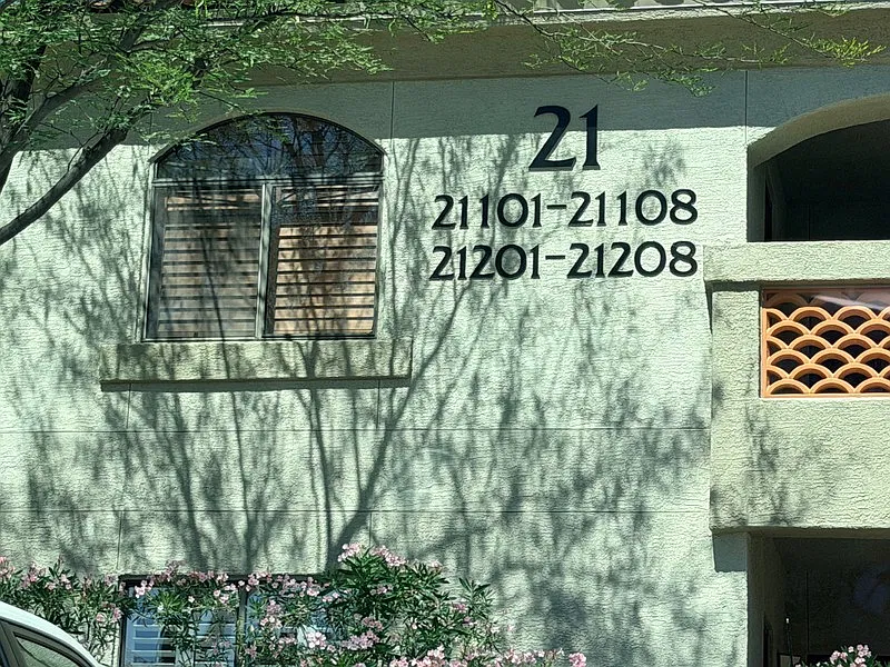 5751 N Kolb Rd — Photo 3