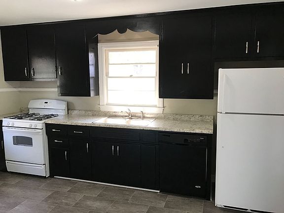 5th image of 1115 Jones Dr