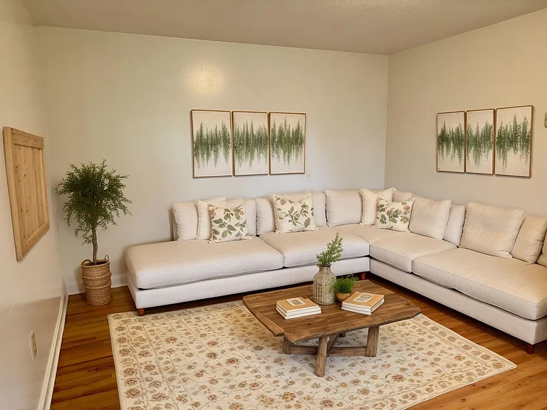 Renovated Apartment Close to VT — Photo 8