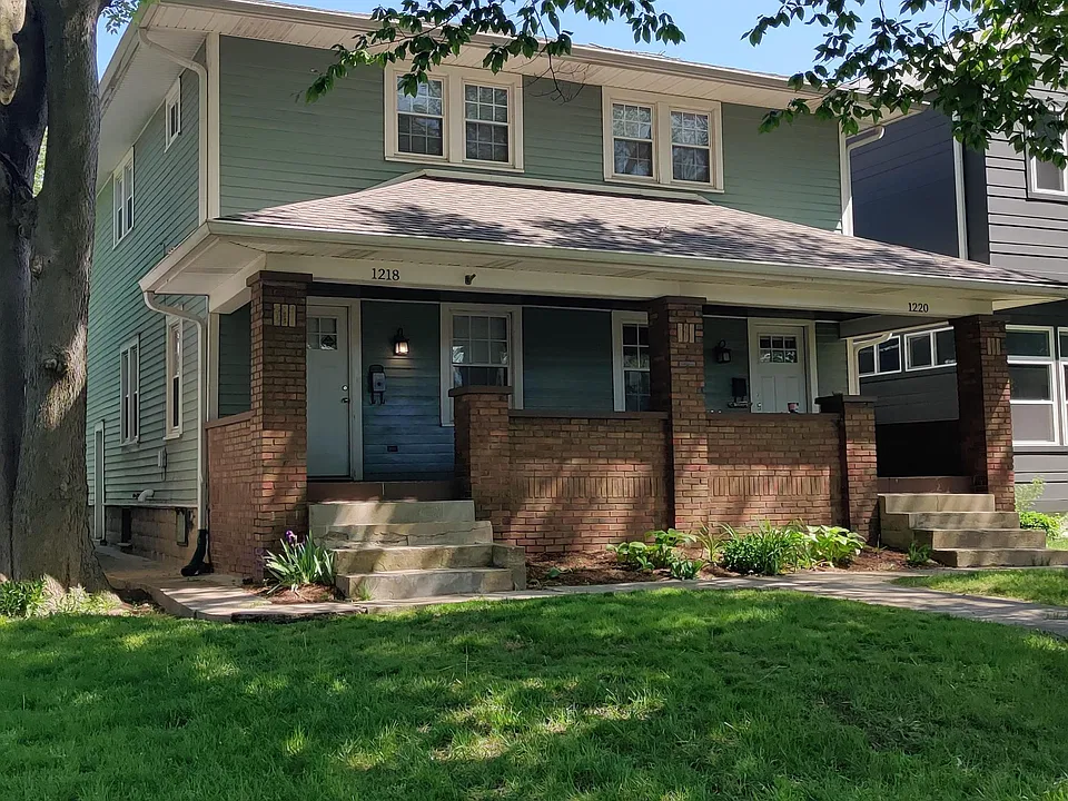 1218 Woodlawn Ave