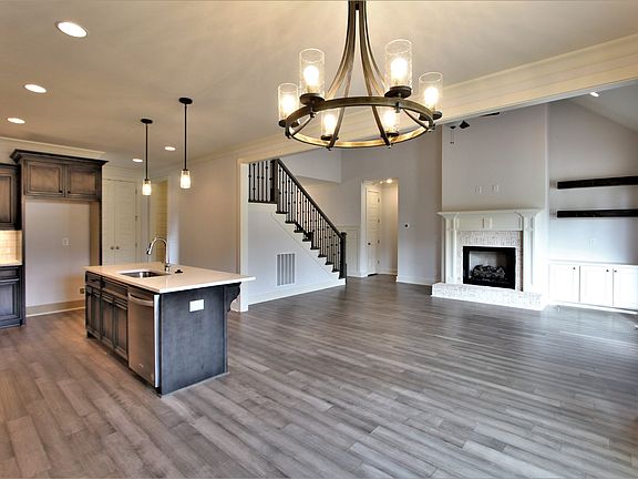 5th image of 68 Hathaway Ln #68