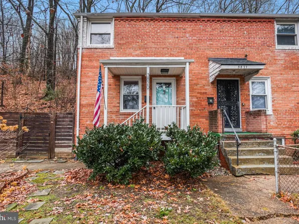 3829 S Four Mile Run Dr, Arlington, VA 22206