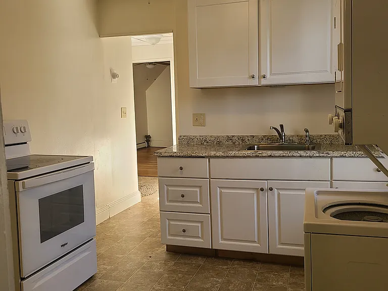 951 Hayward St #2 — Photo 2