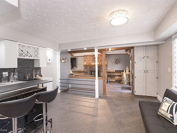 4th image of 3906 Everett Rd