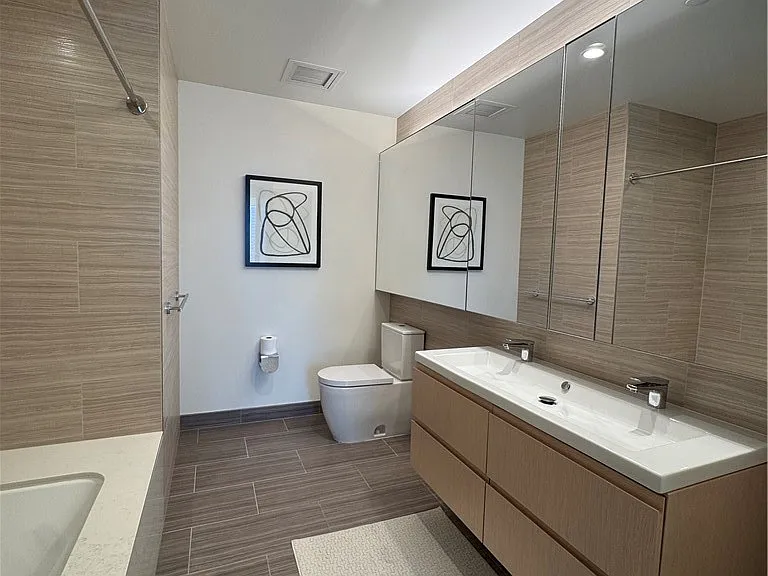 877 Francisco — Photo 7