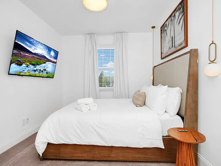 302 Captiva Dr — Photo 37