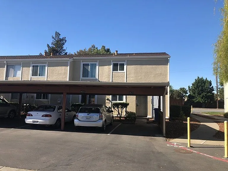 4627 Norwood Ter — Photo 2