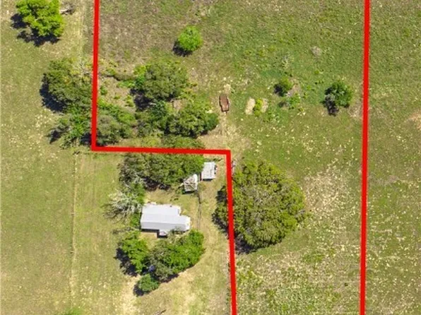 1 County Road 441, Gonzales, TX 78629