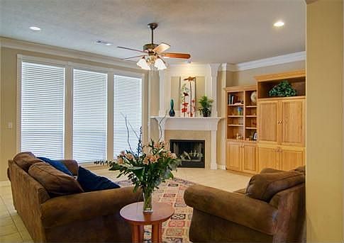 3rd image of 301 Agate Dr