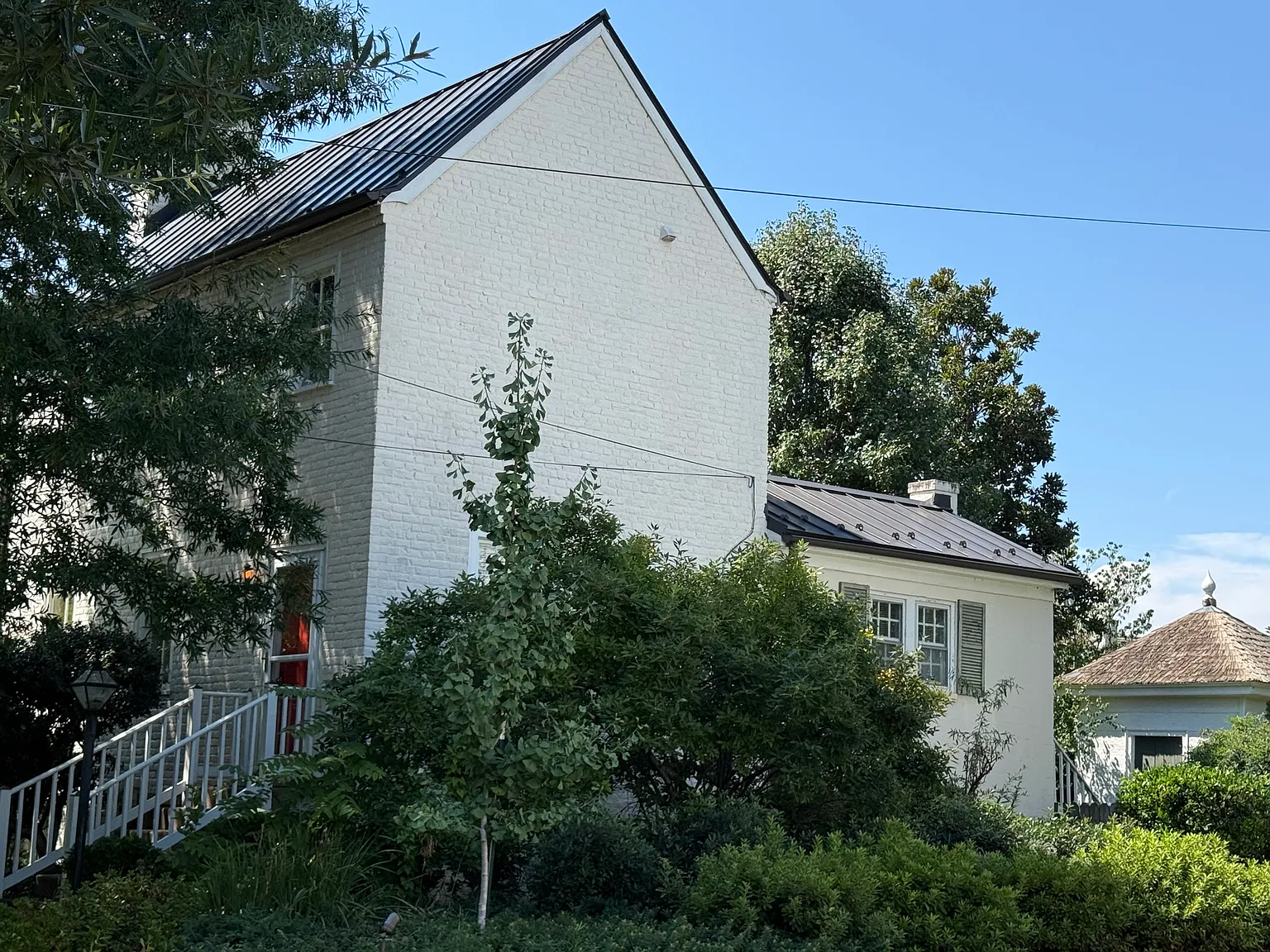 1 bed, 1.5 bath, 1082 sqft, $2,375 — Photo 2