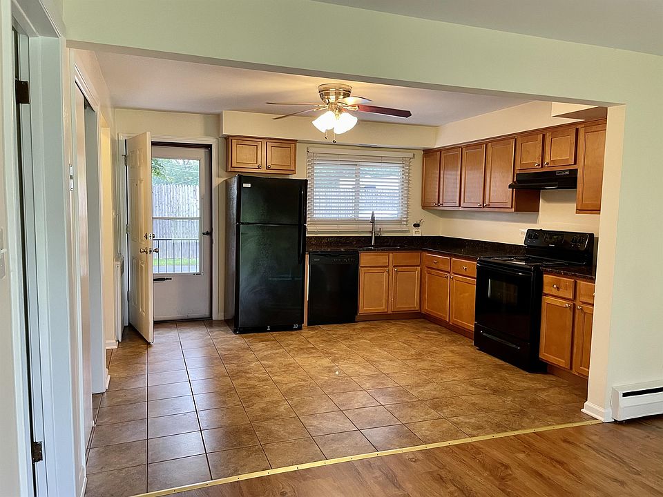 1st image of 12 Accera Dr #12