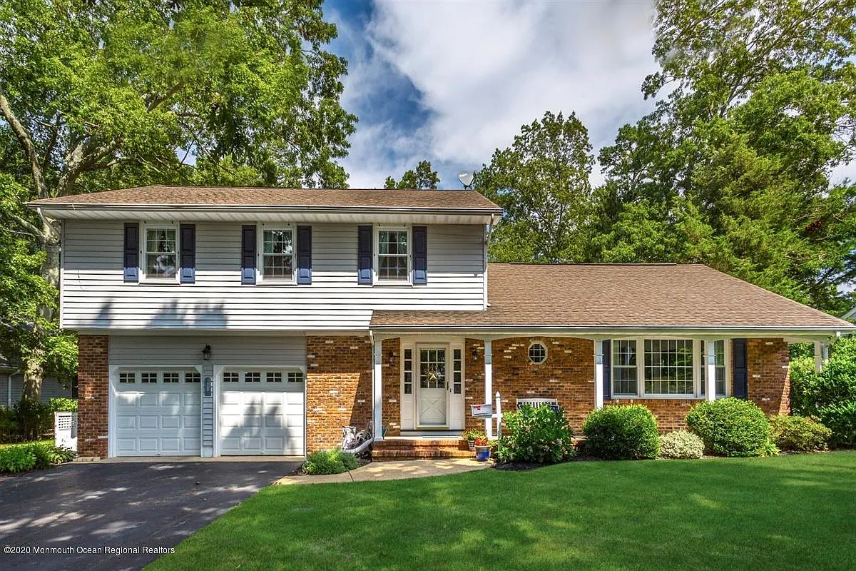 1109 Riverview Dr photo 1