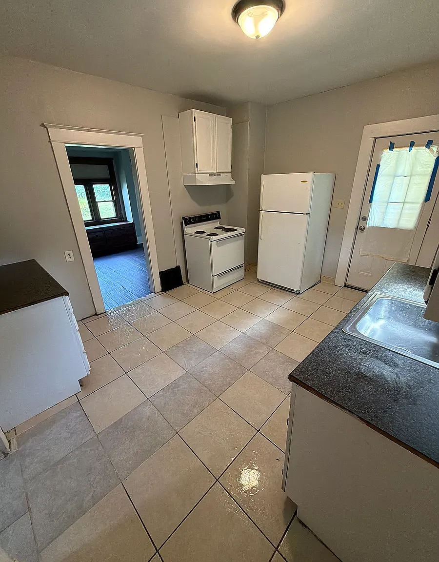 3 bed, 1248 sqft, $895 — Photo 4