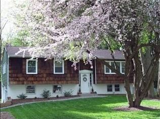 23 Tamarack Hill Dr, Poughkeepsie, NY 12603