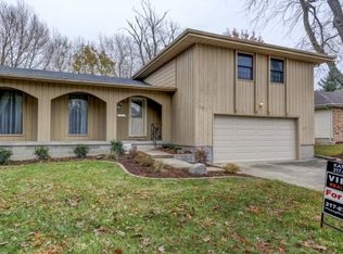 2302 N Longwood Dr, Decatur, IL 62526
