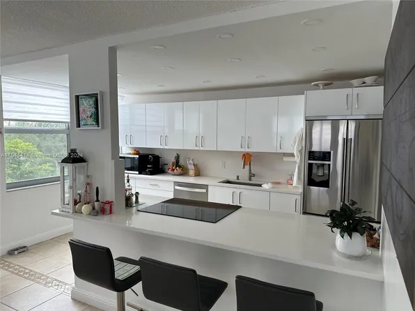 1300 NE Miami Gardens Dr APT 520E, Miami, FL 33179