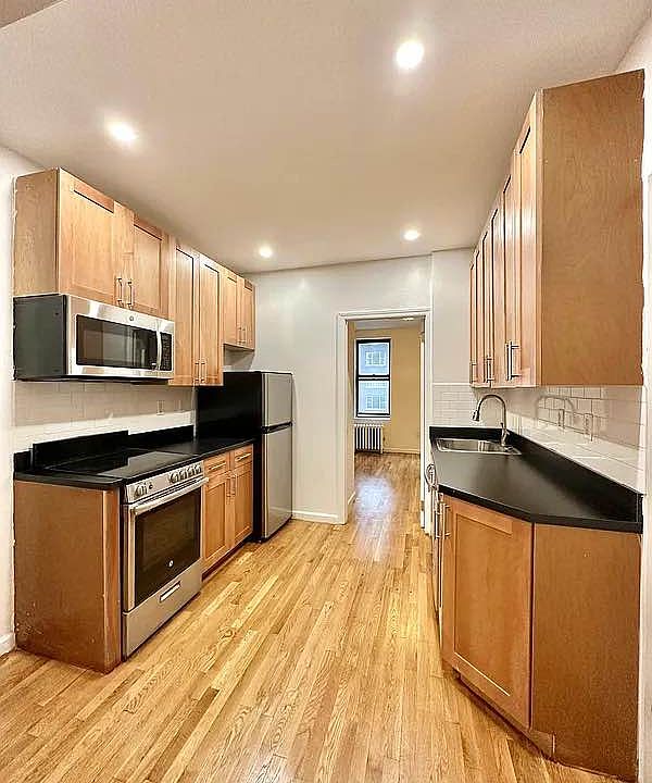1st image of 497 3rd Ave #6