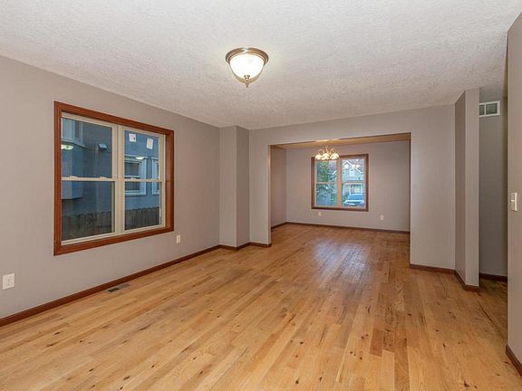 5th image of 1215 Irving Ave N