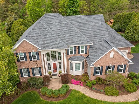 5th image of 20 Neuchatel Ln