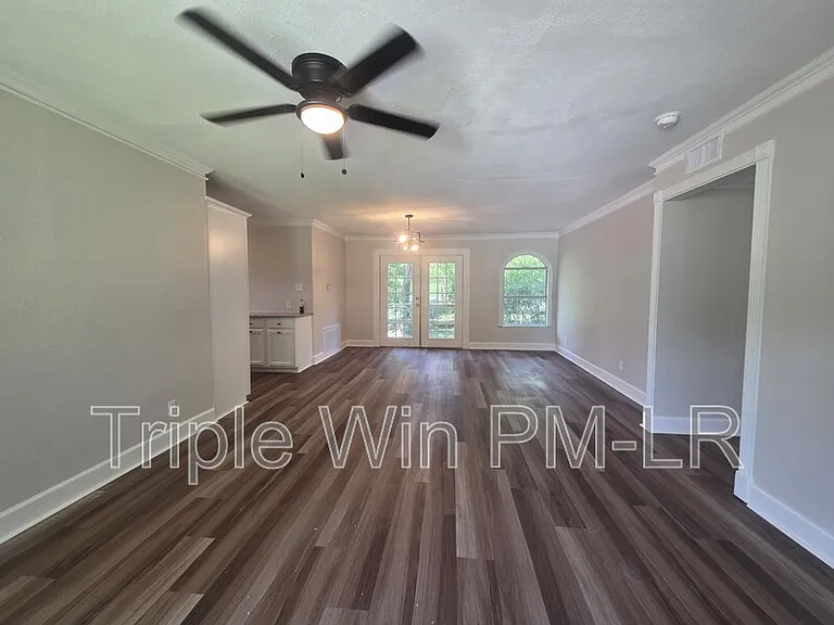 8700 Winston Dr — Photo 5