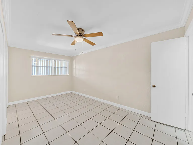 221 NW 43rd Pl — Photo 23