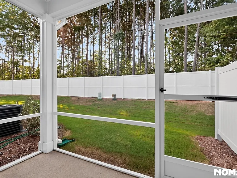 104 Tree Moss Ct — Photo 34