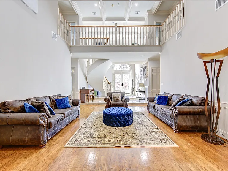 2510 Potomac Dr #5 — Photo 3