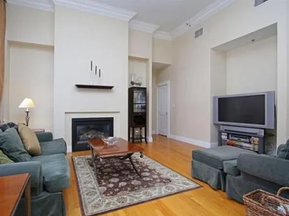 21 N Bennet St #1A, Boston, MA 02113