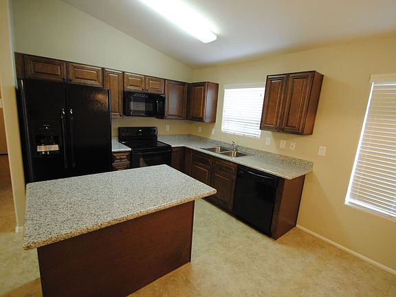 4th image of 146 W Welsh Black Cir