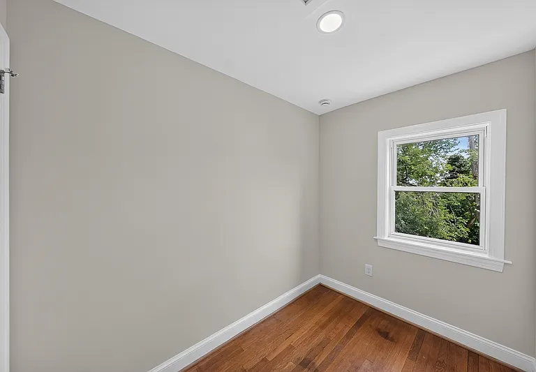 1712 U St SE #1 — Photo 9
