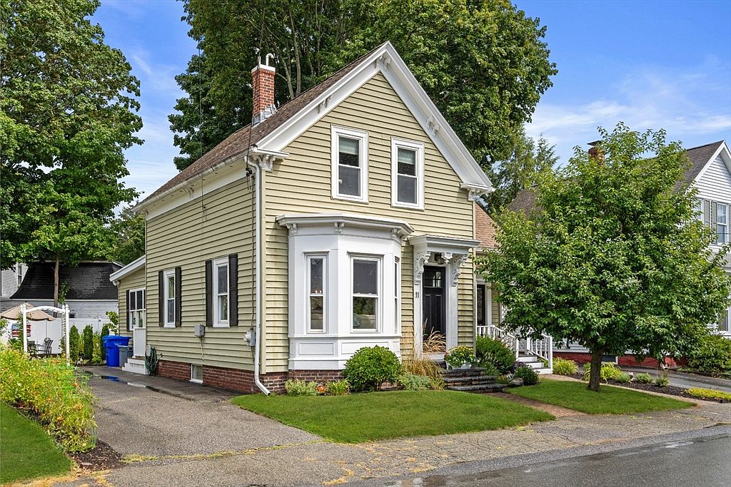 11 Brooks St, Maynard, MA 01754 | Zillow