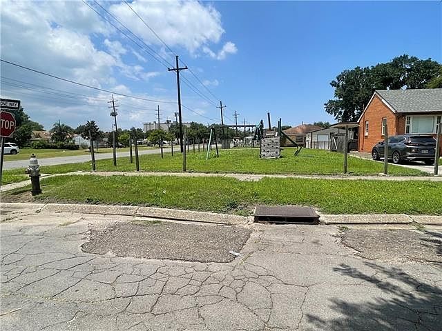 1st image of 5702 Cameron Blvd