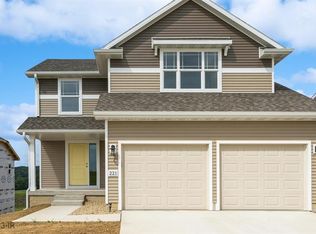 221 S Valley View Dr, Norwalk, IA 50211