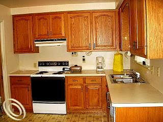 4th image of 20246 Woodside St