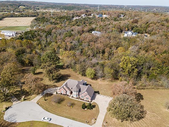 4th image of 1 Pelham Point