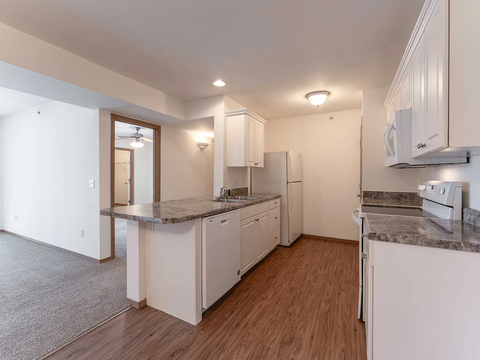 Battlefield Park Apartments — Photo 3