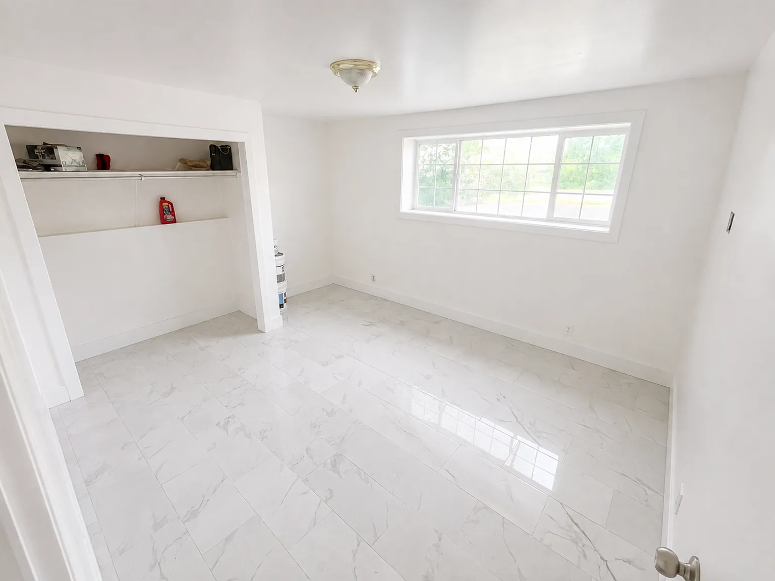 3 bed, 1050 sqft, $1,950 — Photo 3