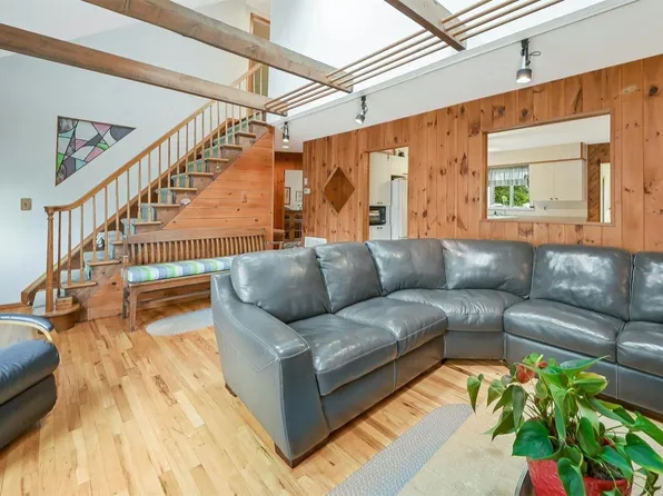 515 2nd Street S, East Northport, NY 11731