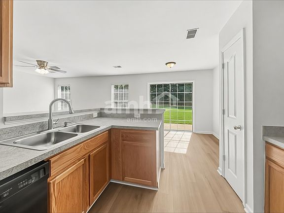 4th image of 38 Argyle Ct