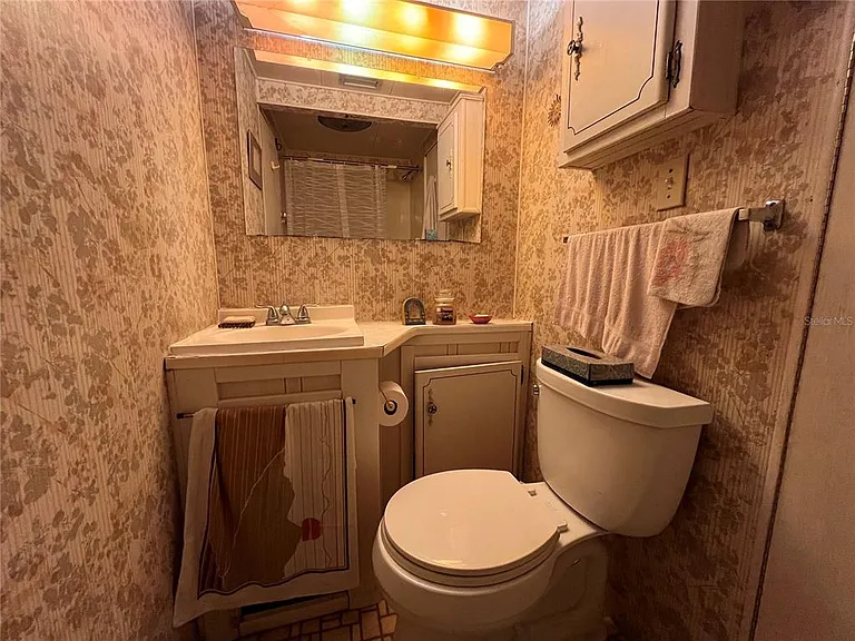 16 Grey Fox Ln — Photo 7