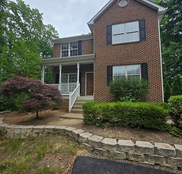 9823 Gunston Hall Rd — Photo 1
