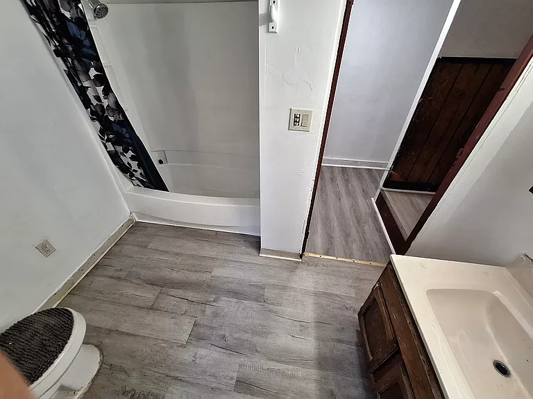 210 Walnut St — Photo 11